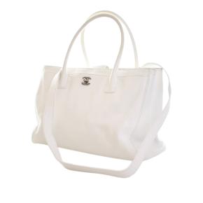 Chanel White Medium Calfskin Executive Cerf Tote 2