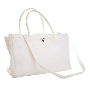 Chanel White Medium Calfskin Executive Cerf Tote 3