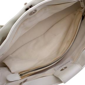 Chanel White Medium Calfskin Executive Cerf Tote 8