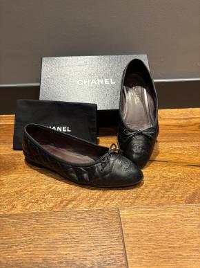 Chanel Black Leather Ballet Flats 10