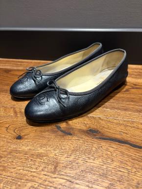 Chanel Navy Blue Leather Ballet Flats 2
