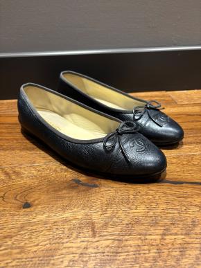 Chanel Navy Blue Leather Ballet Flats 3