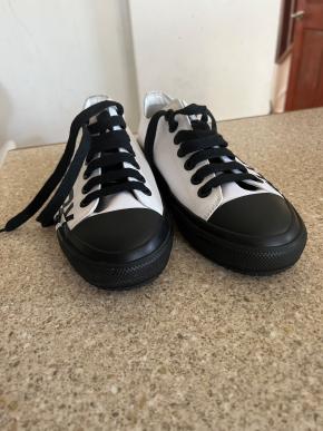 Burberry Larkhall Logo Low Trainers 9