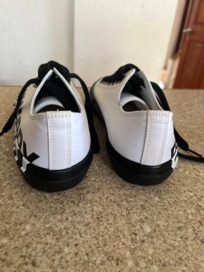 Burberry Larkhall Logo Low Trainers 8