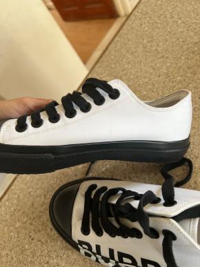 Burberry Larkhall Logo Low Trainers 18