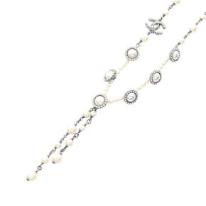 Chanel Faux Pearl and Rhinestone Station Necklace 2