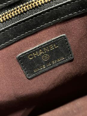 Chanel Black Leather Chevron Pouch 4