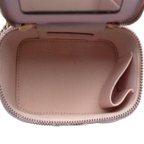 Chanel Pink Mini CC Quilted Lambskin Enamel Coco Vanity Case With Chain 4