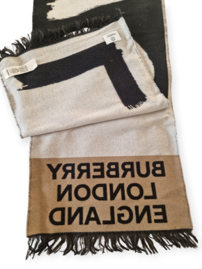 Burberry Wool Blend Love Scarf 2