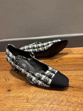 Chanel Tweed Mary Jane Heels 10