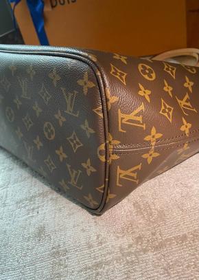 Louis Vuitton Medium Neverfull 7