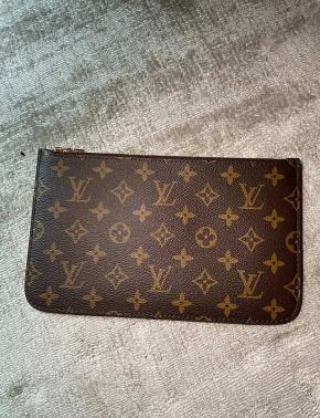 Louis Vuitton Medium Neverfull 17