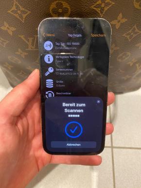 Louis Vuitton Medium Neverfull 24