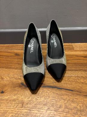 Chanel Silver Glitter Pumps 8