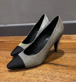 Chanel Silver Glitter Pumps 9