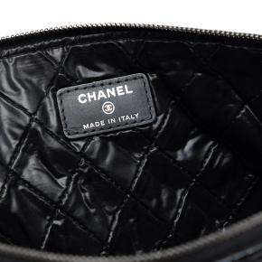 Chanel Black Large Quilted Patent O Case Clutch 5