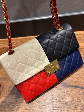 Chanel Quilted Colourblock Shoulder Bag 9