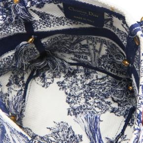 Christian Dior  Toile de Jouy Embroidery D-Bubble Bucket Bag 5