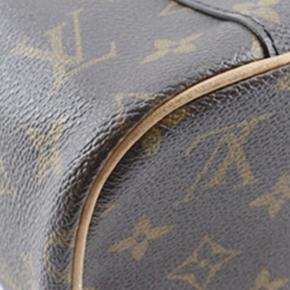 Louis Vuitton Coated Canvas Monogram Nice BB Vanity Case 15