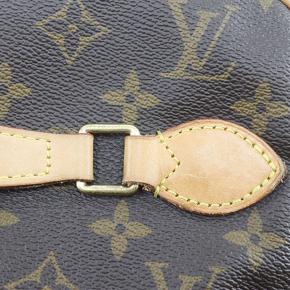 Louis Vuitton Coated Canvas Monogram Nice BB Vanity Case 17