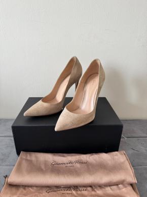 Gianvito Rossi Beige Suede Pumps 11