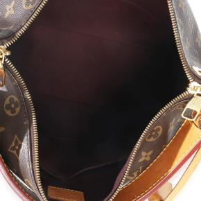 Louis Vuitton Coated  Canvas Monogram Berri PM 5