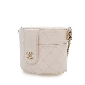 Chanel White Mini Quilted Lambskin CC Allure Vanity Case 2