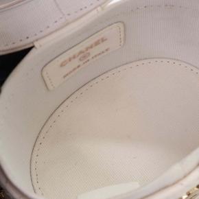 Chanel White Mini Quilted Lambskin CC Allure Vanity Case 8