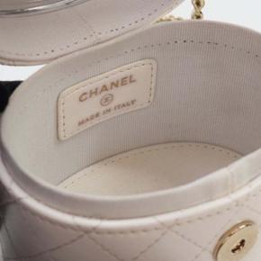 Chanel White Mini Quilted Lambskin CC Allure Vanity Case 9