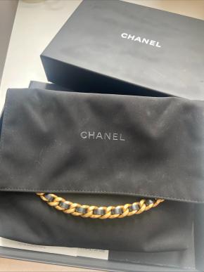 Chanel Black Quilted Leather Shoulder bag 9