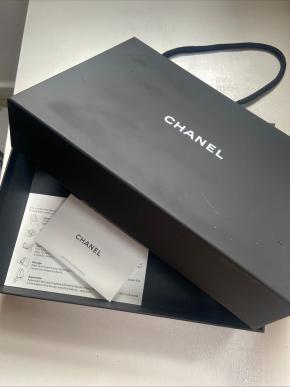 Chanel Black Quilted Leather Shoulder bag 8