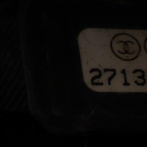 Chanel Black Crumpled Calfskin En Vogue Round Bag 10