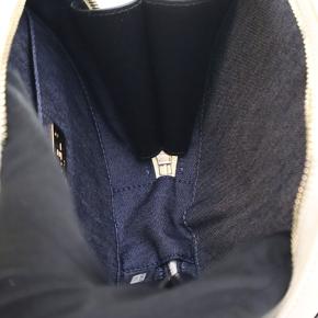 Chanel Black Crumpled Calfskin En Vogue Round Bag 11