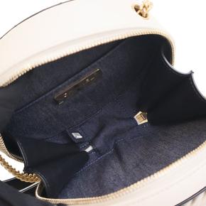 Chanel Black Crumpled Calfskin En Vogue Round Bag 8