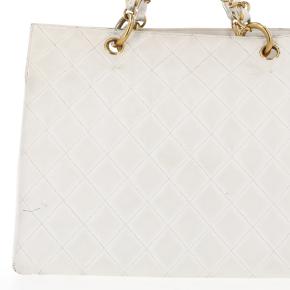 Chanel White Caviar Grand Shopping Tote 9