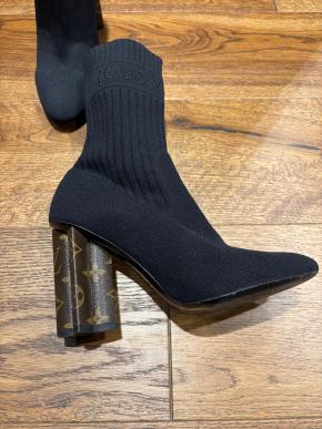 Louis Vuitton Black Heeled Ankle Boots 9