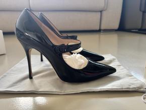 Manolo Blahnik Black Patent Campari Mary Jane Heels 3