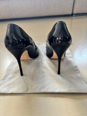 Manolo Blahnik Black Patent Campari Mary Jane Heels 4