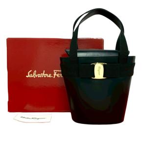 Ferragamo Black Leather Vara Bow Top Handle Bucket Bag 10