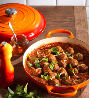 Le Creuset Cast Iron Shallow Casserole Dish (30cm) 5