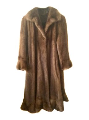 MINK FUR COAT Luxurious full length furcoat
