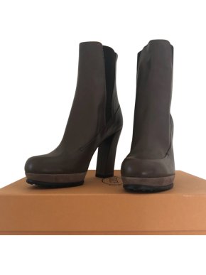 TODS brown heeled boots