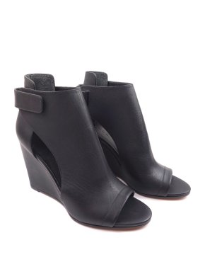 VINCE Katia Leather Wedges