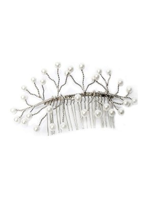 Carolina Chammas romance in the rain hair comb