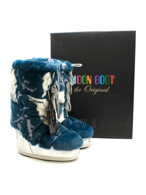 Moon Boot x Yves Salomon Blue Rabbit Fur Boots