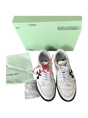 Off White C/O Virgil Abloh arrow low vulcanized trainers