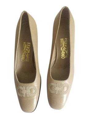 Salvatore Ferragamo Ferraragamo Beige Embroidered Patent Pumps