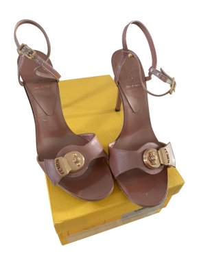 Fendi pink blossom Peonia Vernice Sandals