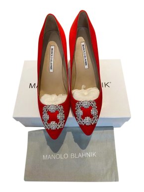 Manolo Blahnik Red Satin Hangisi Pumps