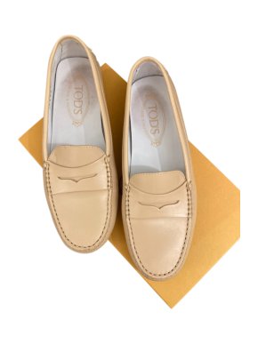 Tod's Nude leather Gommino Loafers